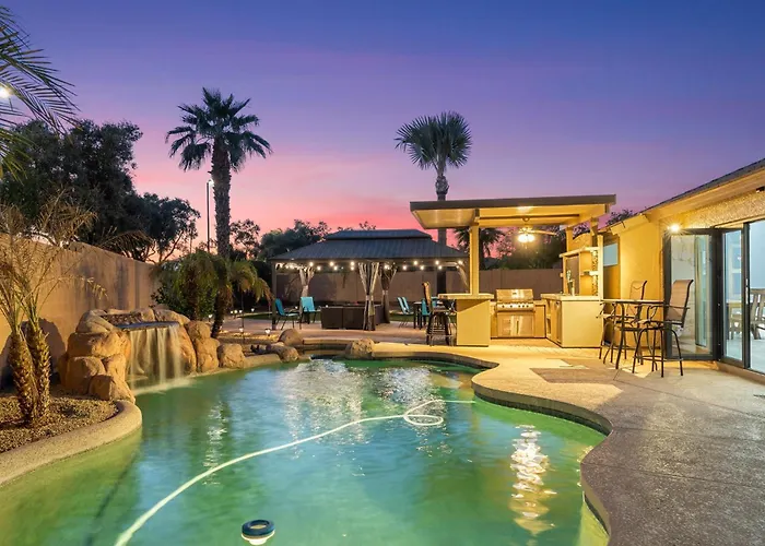 Holiday home Swim, Golf, Grill & Chill! Group Getaway *